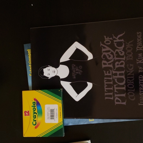 Supernatural Magazine & coloring books - Picture 3 of 4